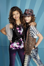 Смотреть Shake It Up! онлайн бесплатно.